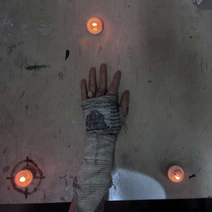HINDU GLOVES photo 4