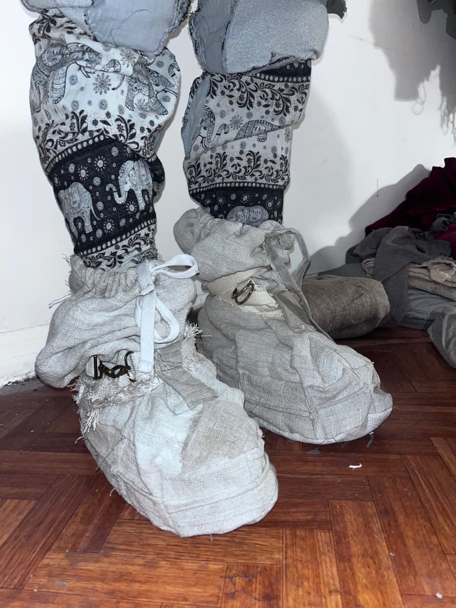 LOST LINEN SHOE COVERS photo 7